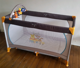 hauck winnie the pooh travel cot